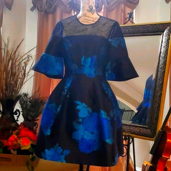 Floral, Sheer, Bell Sleeveless, Dress - Picture 9 of 13